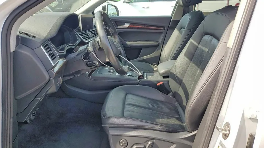 AUDI Q5 -