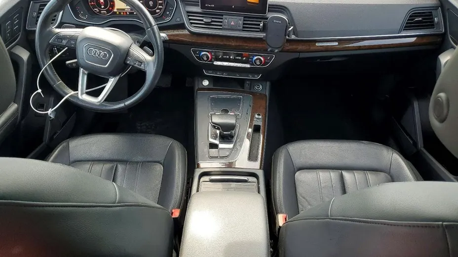 AUDI Q5 -