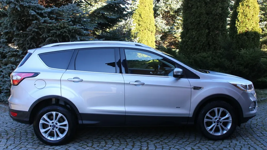 FORD Kuga -