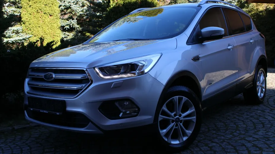 FORD Kuga -