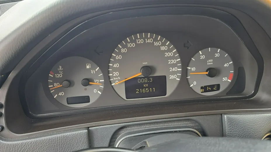 MERCEDES-BENZ E Klasa -