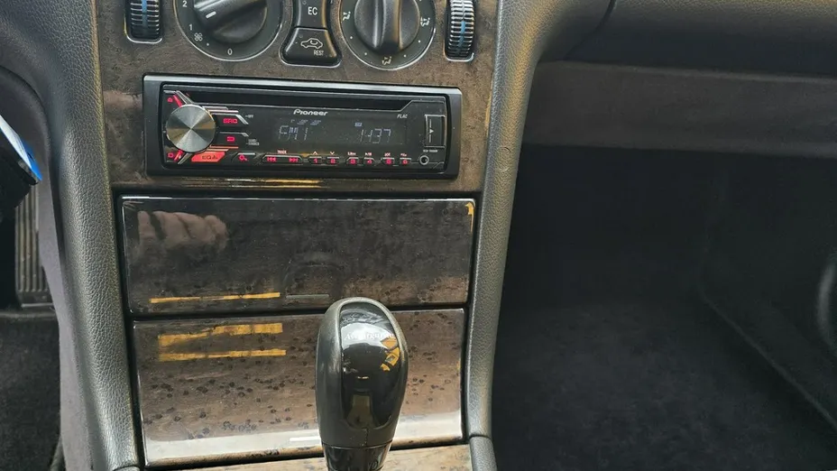 MERCEDES-BENZ E Klasa -