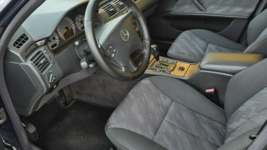 MERCEDES-BENZ E Klasa -