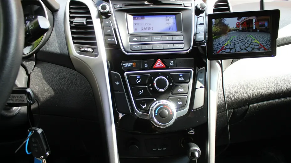 HYUNDAI i30 -