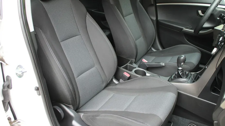 HYUNDAI i30 -