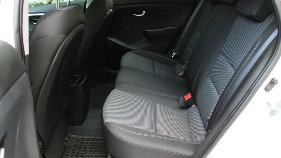 HYUNDAI i30 -