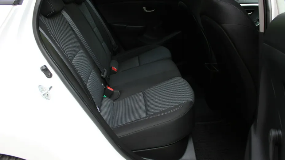 HYUNDAI i30 -