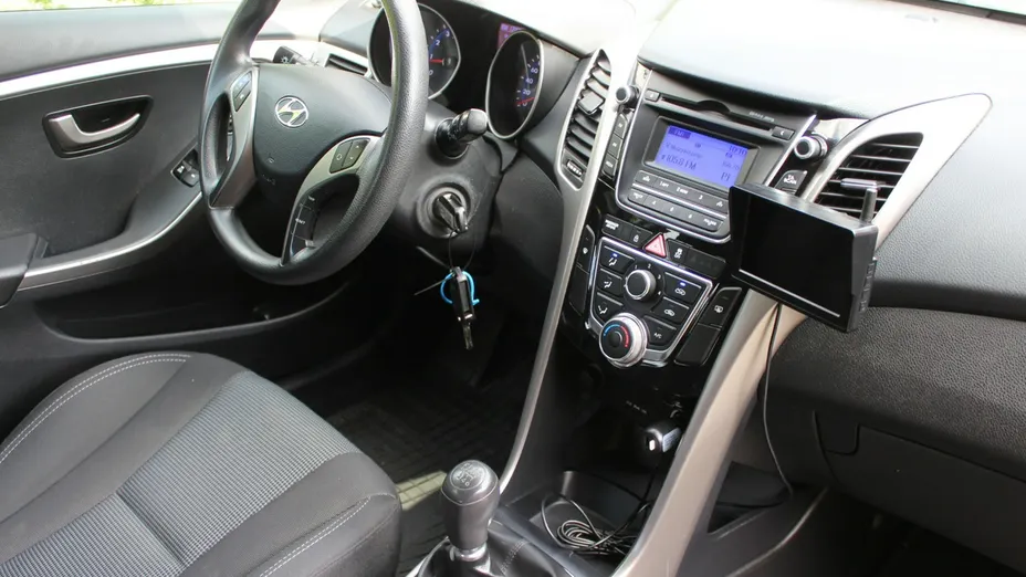 HYUNDAI i30 -