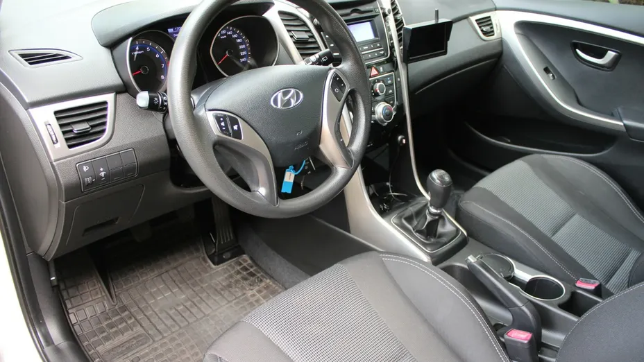 HYUNDAI i30 -