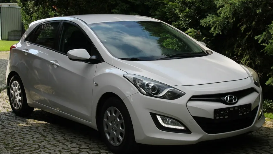 HYUNDAI i30 -