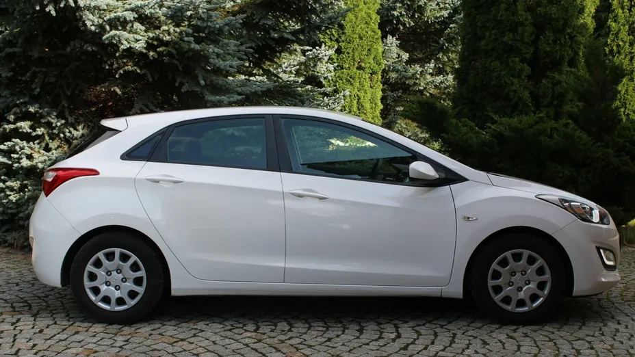HYUNDAI i30 -
