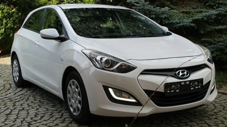 HYUNDAI i30 -