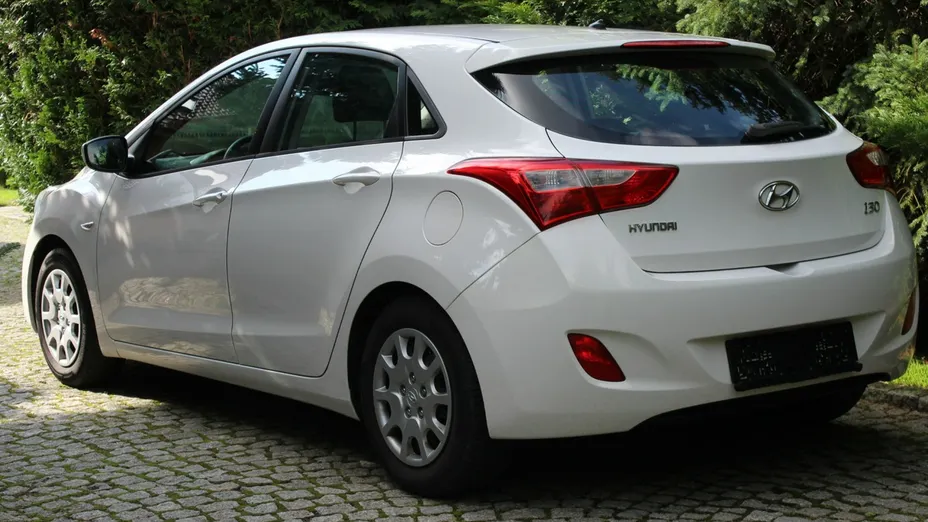 HYUNDAI i30 -