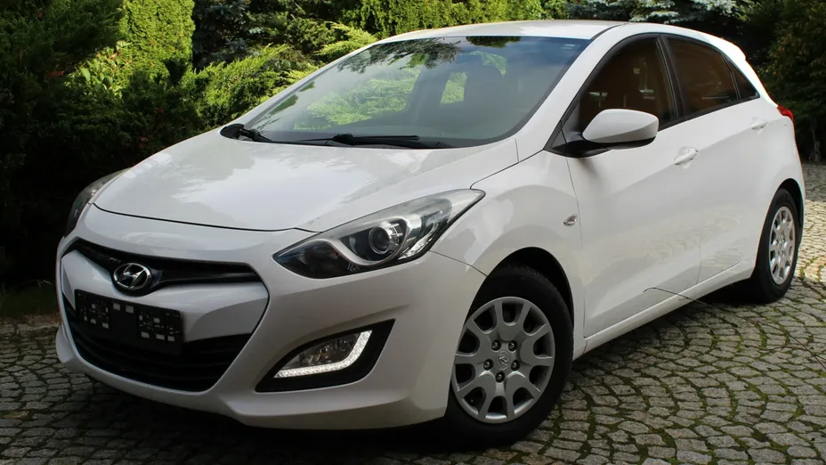 HYUNDAI i30 -