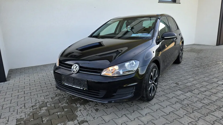 VOLKSWAGEN Golf -