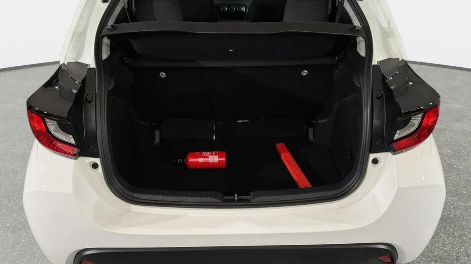 TOYOTA Yaris -