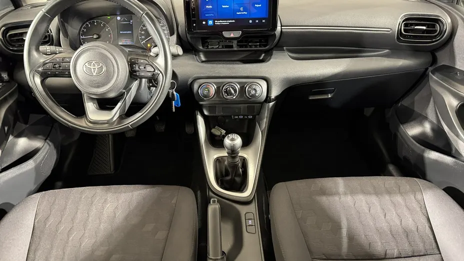 TOYOTA Yaris -