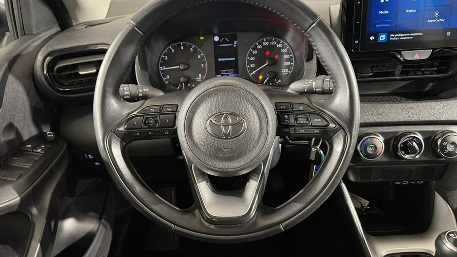 TOYOTA Yaris -