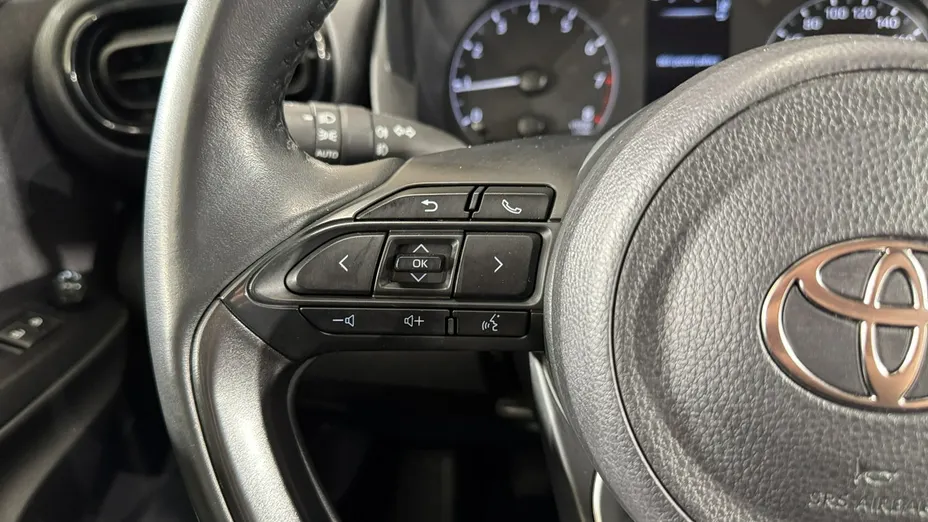 TOYOTA Yaris -