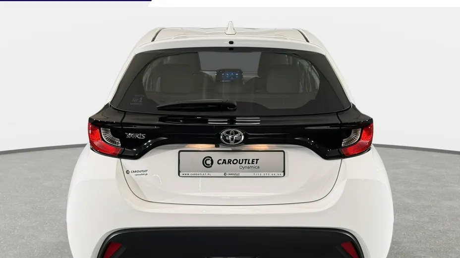 TOYOTA Yaris -