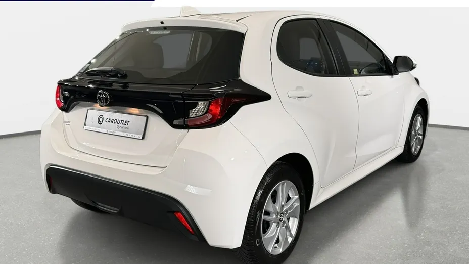 TOYOTA Yaris -