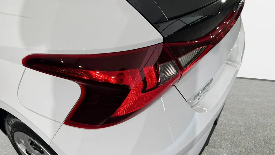 HYUNDAI i20 -