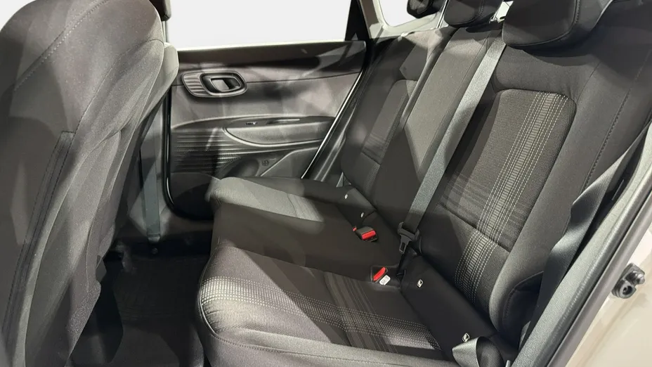 HYUNDAI i20 -