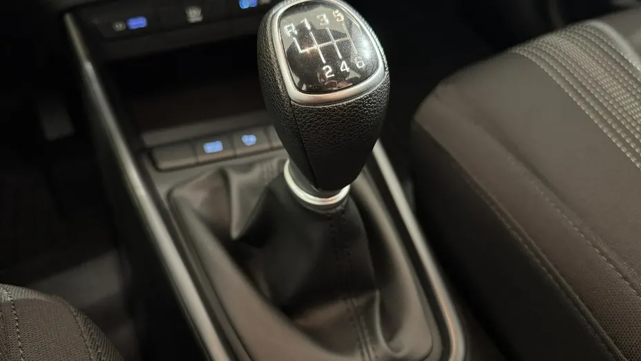 HYUNDAI i20 -