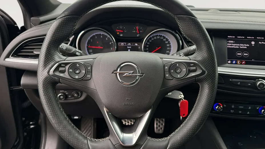 OPEL Insignia -