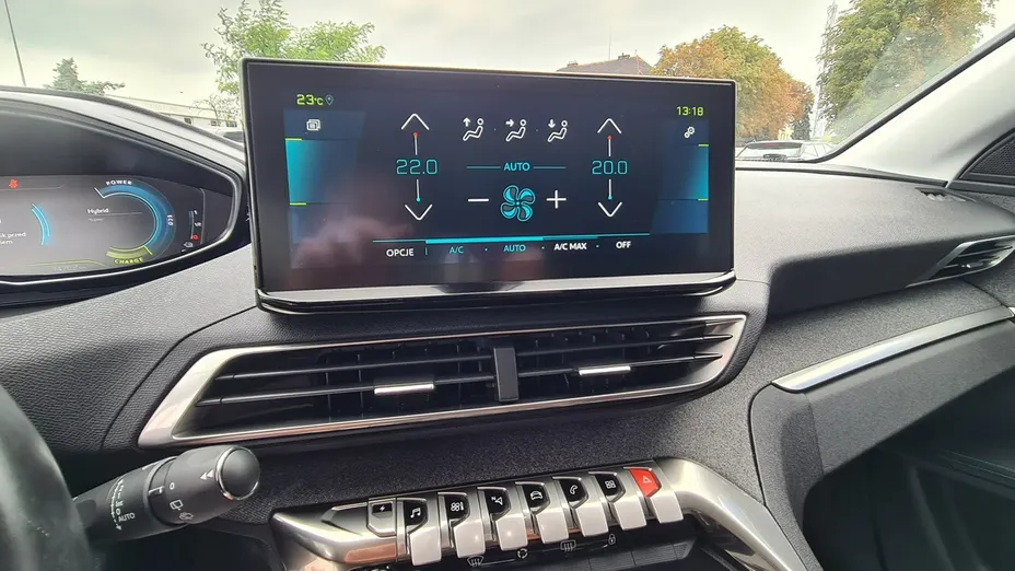 PEUGEOT 3008 -