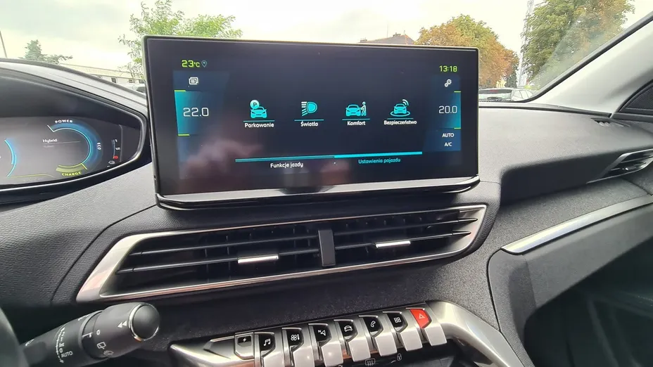 PEUGEOT 3008 -