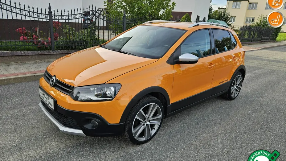 VOLKSWAGEN Polo -