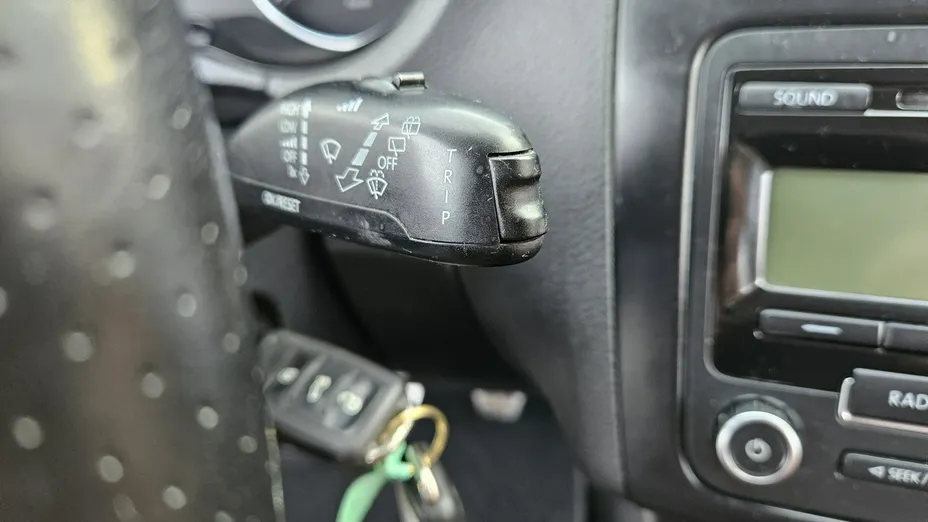 VOLKSWAGEN Polo -