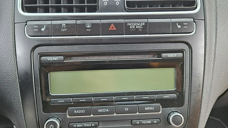 VOLKSWAGEN Polo -
