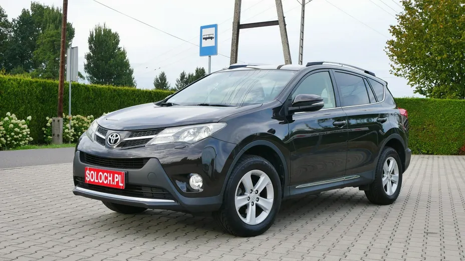 TOYOTA RAV4 -