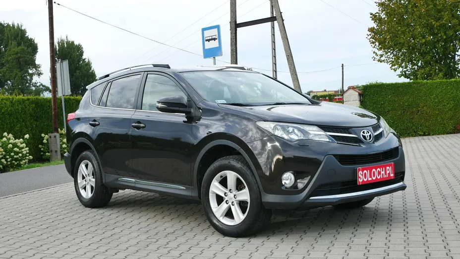 TOYOTA RAV4 -
