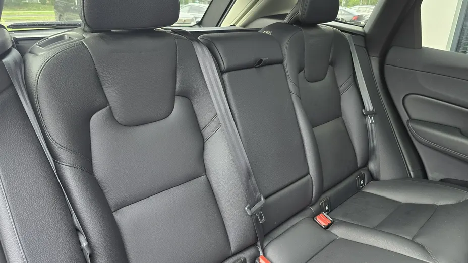 VOLVO XC60 -