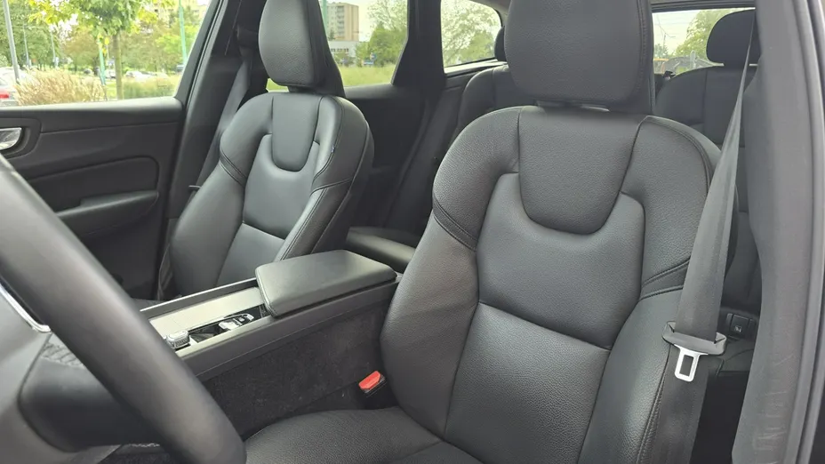 VOLVO XC60 -