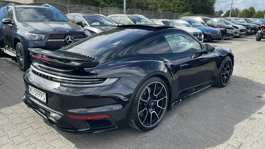 PORSCHE 911 -