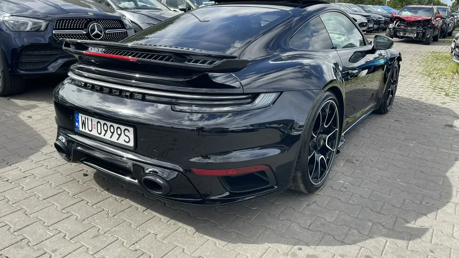 PORSCHE 911 -