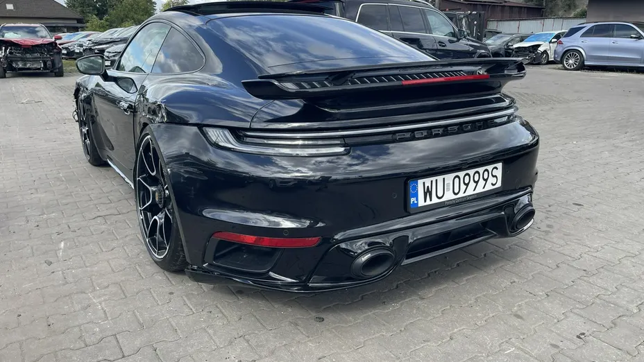 PORSCHE 911 -