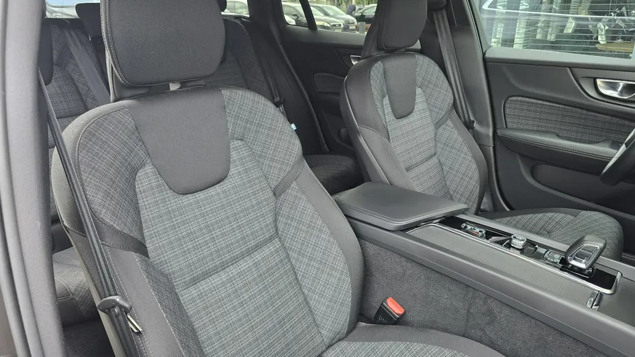 VOLVO V60 -
