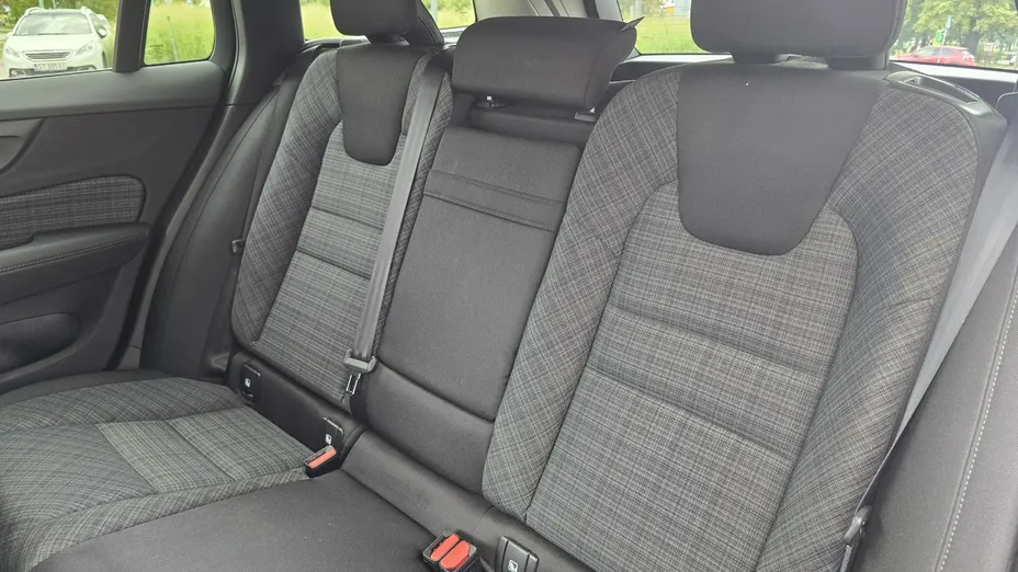 VOLVO V60 -