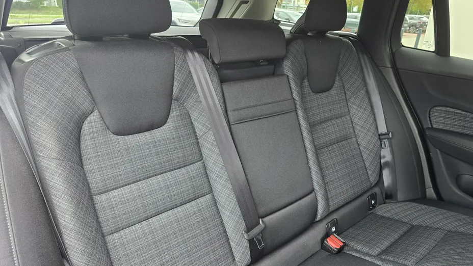 VOLVO V60 -