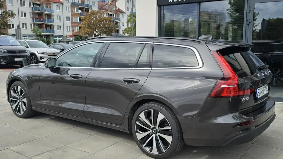 VOLVO V60 -