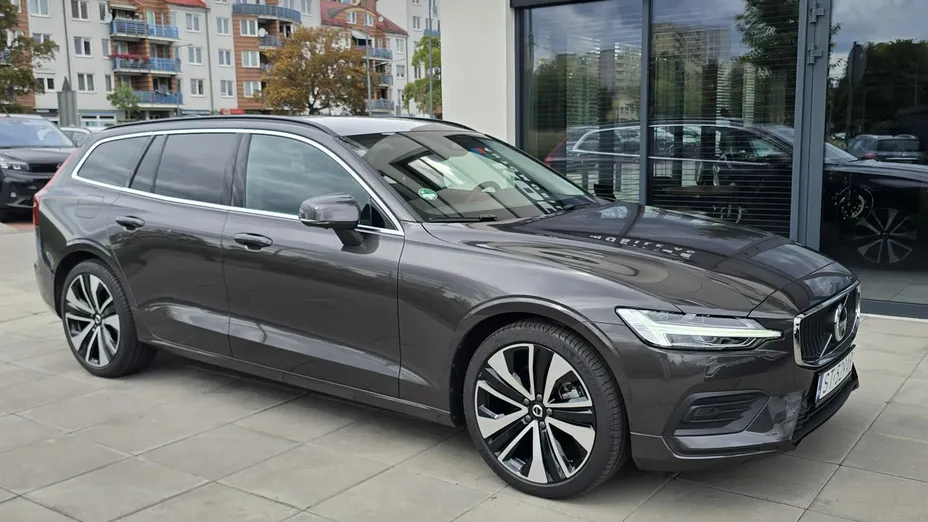VOLVO V60 -