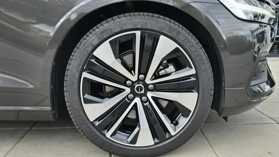 VOLVO V60 -