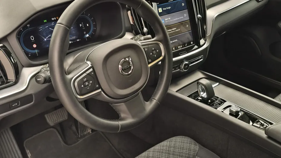 VOLVO V60 -
