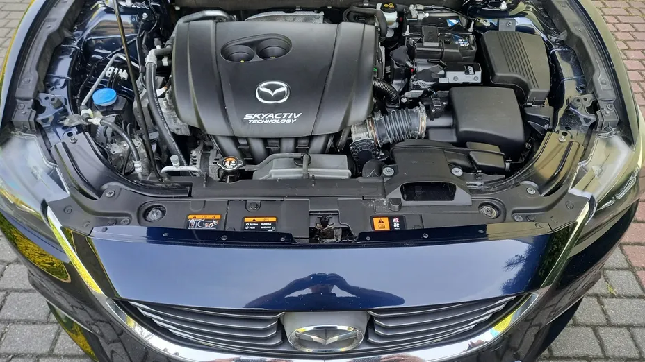 MAZDA 6 -
