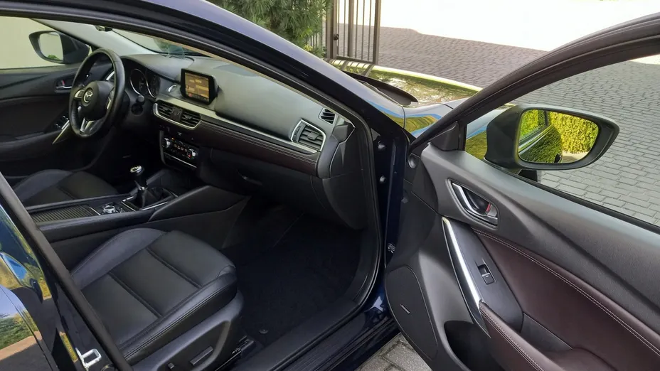 MAZDA 6 -